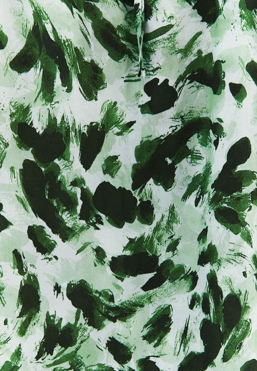 Fırfırlı Elbise ve Fiyonk Detaylı Terlik Kombini