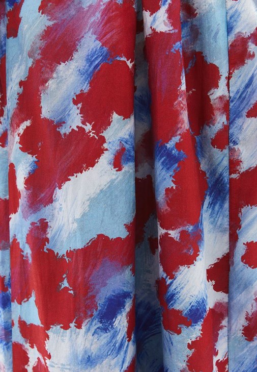 Yaka Detaylı Uzun Elbise ve Terlik Kombini