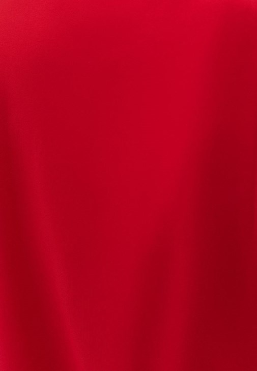 Toka Detaylı Bluz ve Yırtmaçlı Uzun Etek Kombini