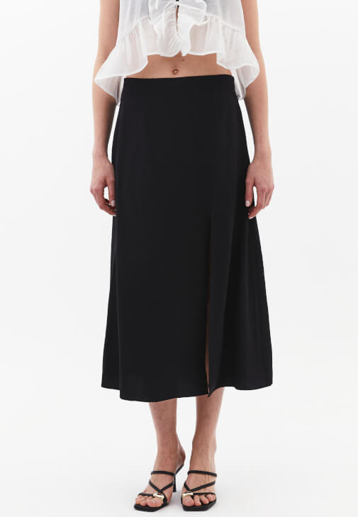 Yırtmaçlı Midi Etek ve Fırfırlı Bluz Kombini