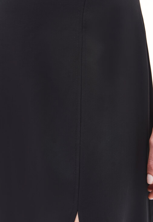 Yırtmaçlı Midi Etek ve Fırfırlı Bluz Kombini