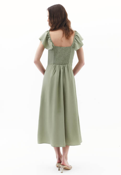 Yırtmaçlı Midi Elbise ve Topuklu Terlik Kombini