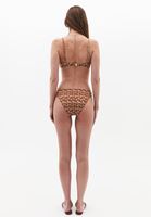 Düşük Bel Bikini Altı ve Tokalı Bikini Üstü Kombini