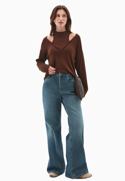Oversize Tişört ve Bol Paça Pantolon Kombini