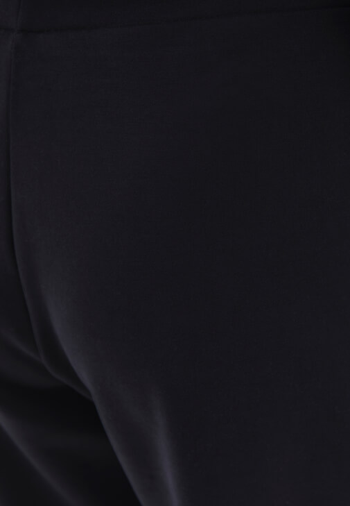 Modal Barrel-Fit Pantolon ve Sweatshirt Kombini