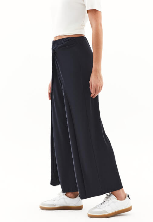 Culotte Burgulu Pantolon ve Tişört Kombini