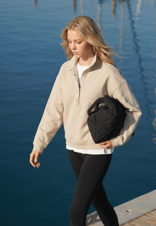Çıtçıtlı Sweatshirt ve Tayt Kombini