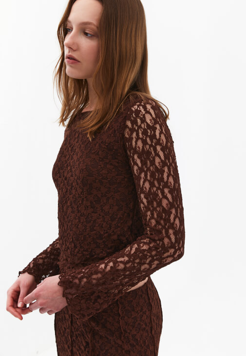 Bot Yaka Tişört ve Etek Kombini