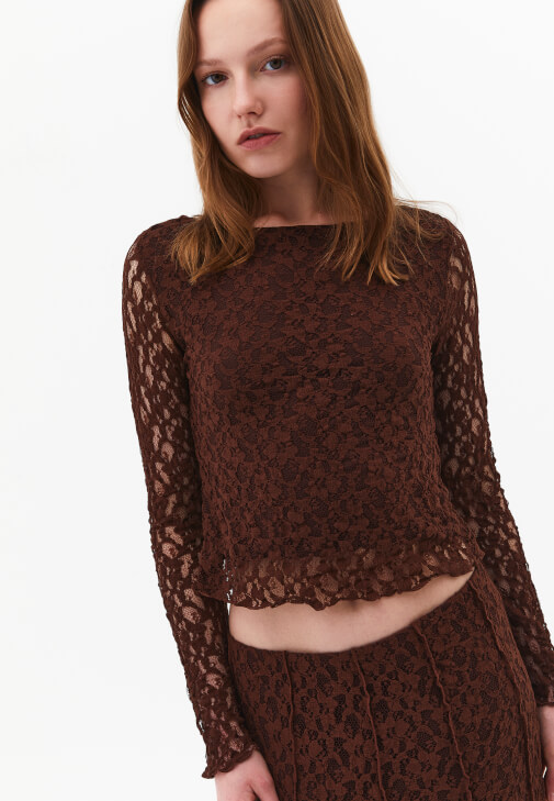 Bot Yaka Tişört ve Etek Kombini