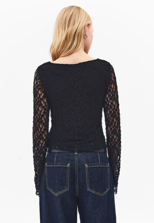 Dantel Tişört ve Pantolon Kombini