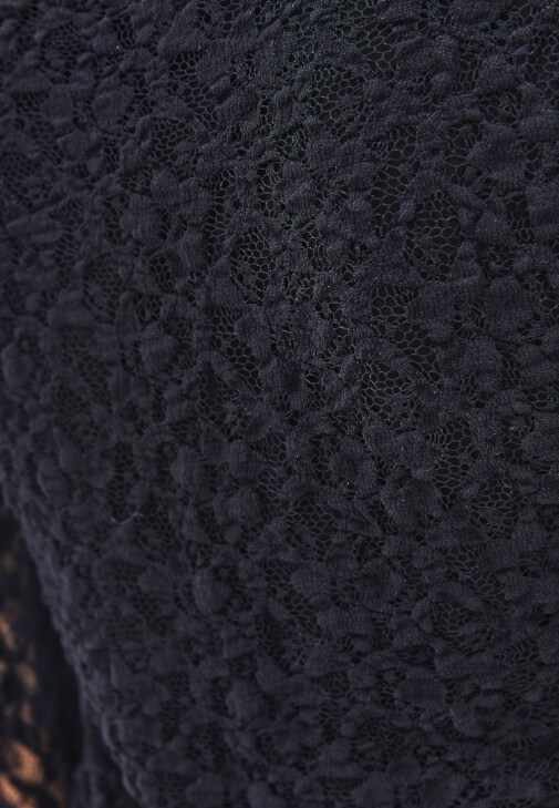 Dantel Tişört ve Pantolon Kombini