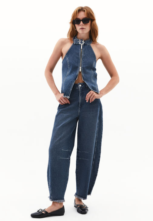Halter Yaka Bluz ve Barrel-Fit Pantolon Kombini