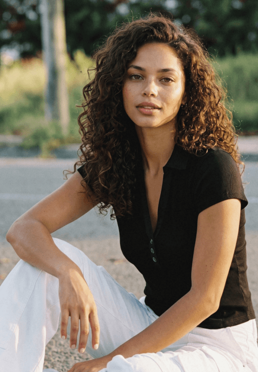 Siyah Modal Düğme Detaylı Tişört