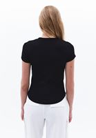 Bayan Siyah Modal Düğme Detaylı Tişört