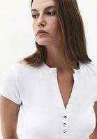 Bayan Beyaz Modal Düğme Detaylı Tişört