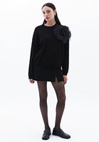 Gül Detaylı Kazak ve Şort Etek Kombini