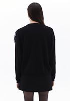 Gül Detaylı Kazak ve Şort Etek Kombini