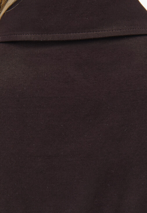 Bol Gömlek ve Barrel-Fit Pantolon Kombini