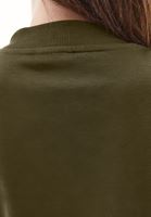 Oversize Tişört ve Orta Bel Pantolon Kombini