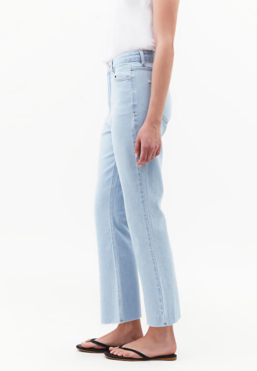 Kick Flare Denim ve Atlet Kombini
