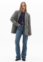 Düğmeli Tişört ve Bootcut Pantolon Kombini
