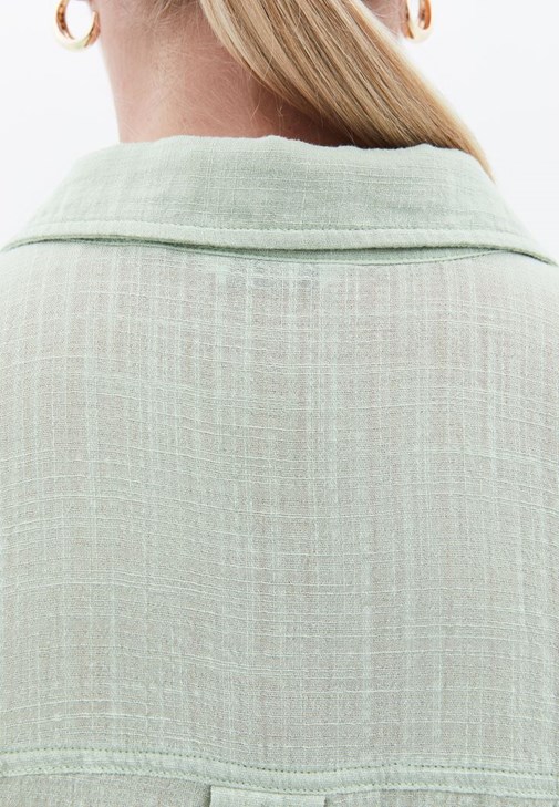 Bol Gömlek ve Wide-Leg Pantolon Kombini