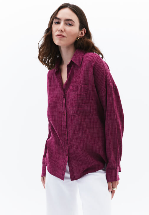 Cepli Gömlek ve Wide-Leg Pantolon Kombini