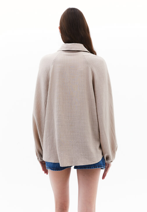 Balon Kollu Gömlek ve Denim Şort Kombini