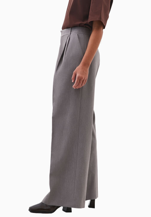 Straight-Fit Pantolon ve Crop Ceket Kombini