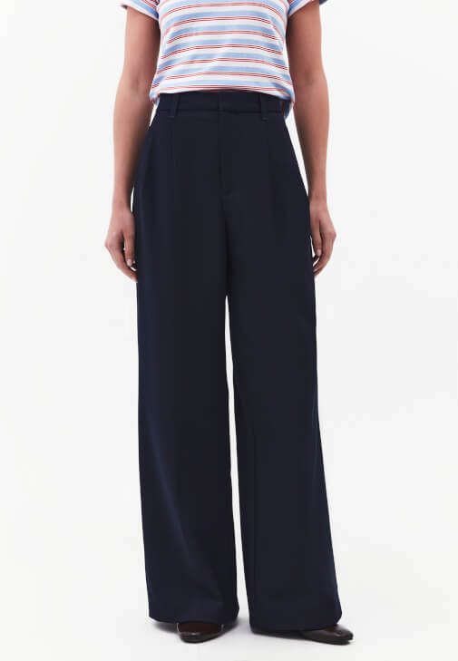 Wide-Leg Pantolon ve Slim-Fit Gömlek Kombini