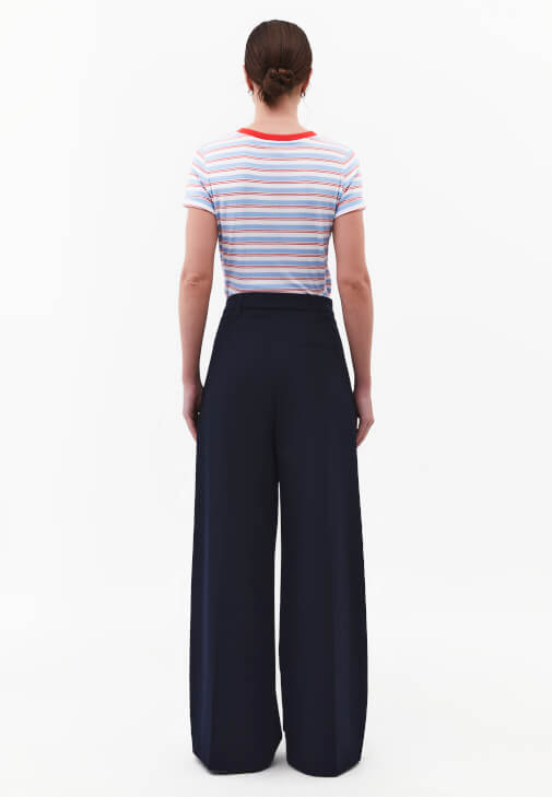 Wide-Leg Pantolon ve Slim-Fit Gömlek Kombini