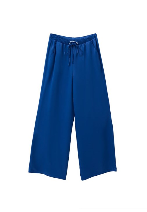 Wide-Leg Saten Pantolon ve Saten Gömlek Kombini