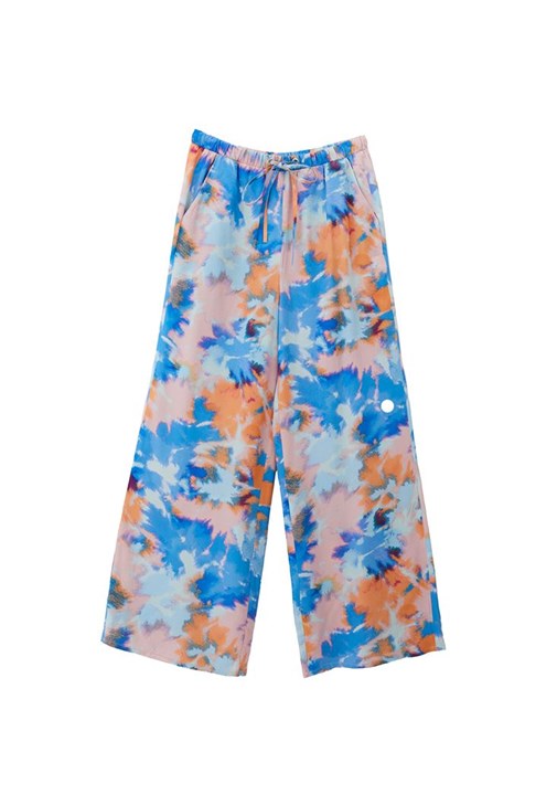 Saten Pantolon ve Kuşaklı Saten Gömlek Kombini