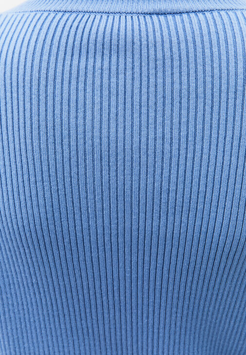 Jakarlı Hırka ve Denim Pantolon Kombini
