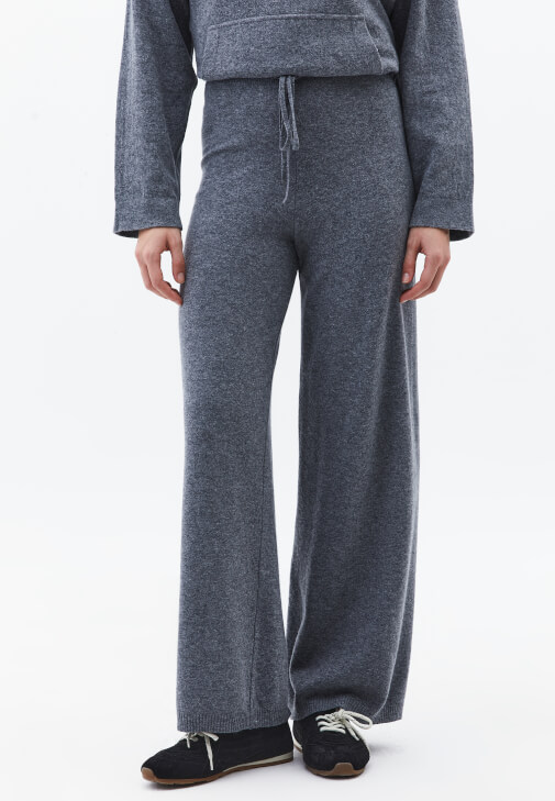 Yünlü Pantolon ve Kazak Kombini