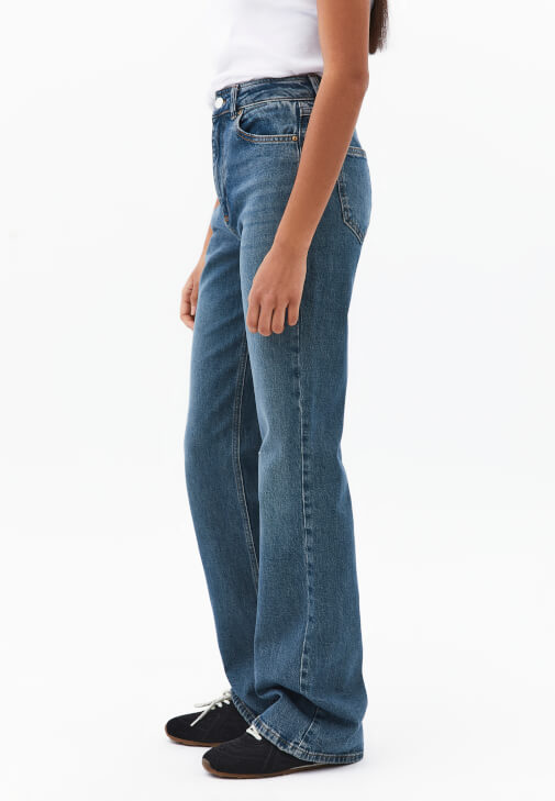 Bootcut Pantolon ve Kapitoneli Mont Kombini