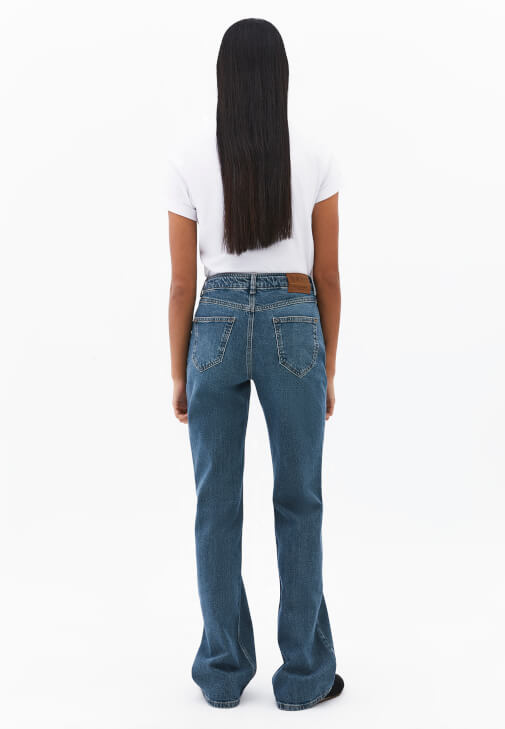 Bootcut Pantolon ve Kapitoneli Mont Kombini