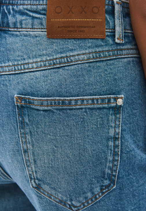 Bootcut Denim ve Blazer Ceket Kombini