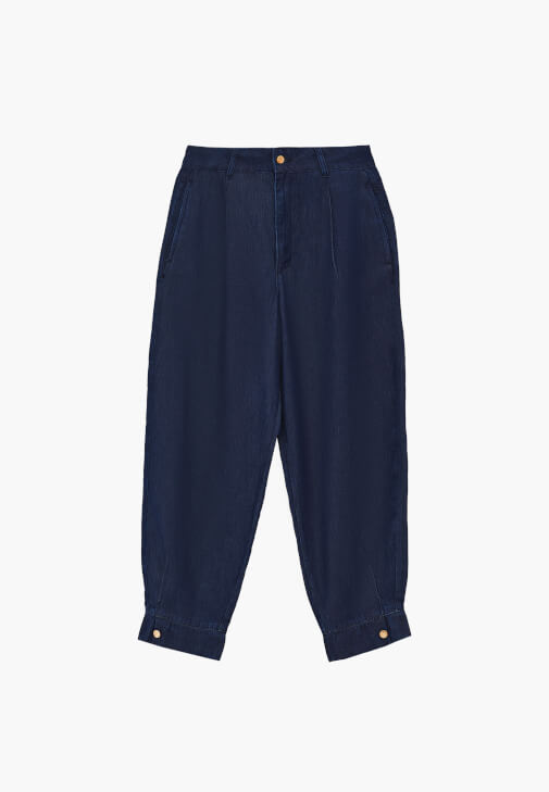 Denim Balon Pantolon ve Atlet Kombini