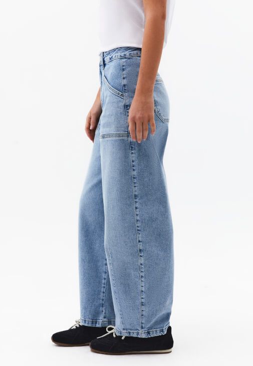 Barrel-Fit Denim ve Blazer Ceket Kombini