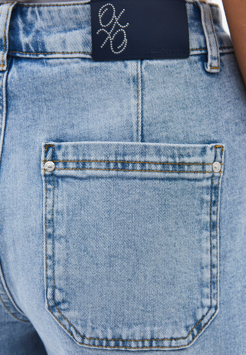 Barrel-Fit Denim ve Blazer Ceket Kombini