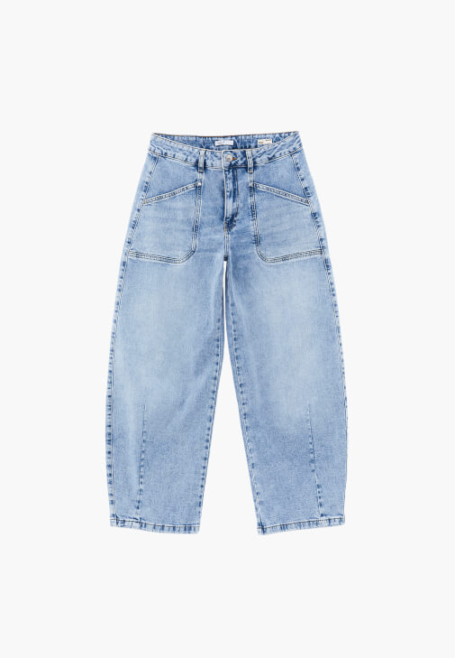 Barrel-Fit Denim ve Blazer Ceket Kombini