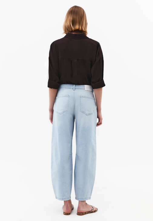 Barrel-Fit Denim ve Cepli Gömlek Kombini