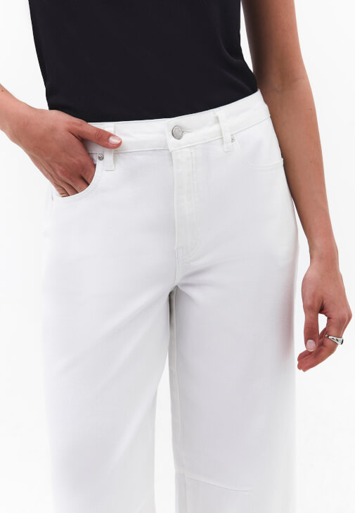 Barrel-Fit Denim ve Modal Atlet Kombini
