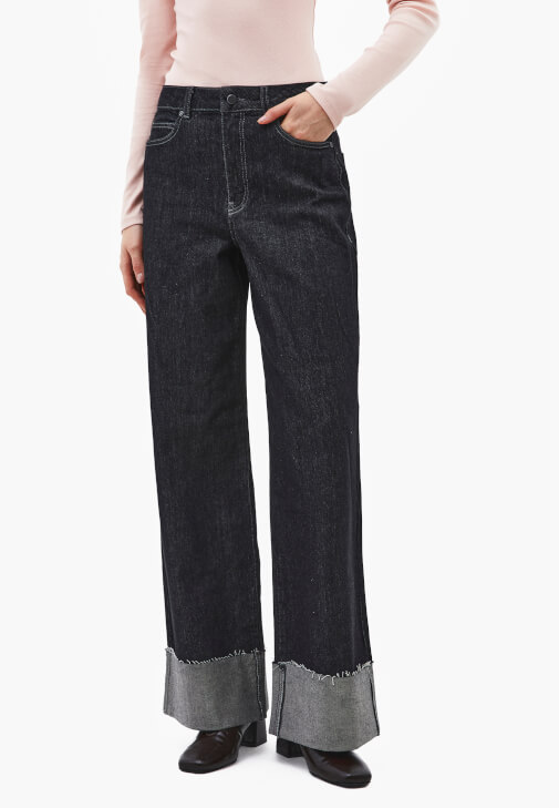 Baggy-Fit Denim ve Denim Gömlek Kombini