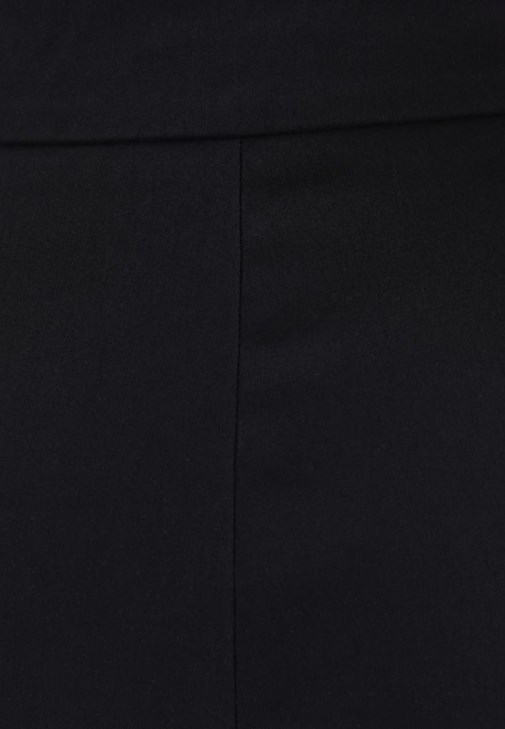 Kapri Pantolon ve Atlet Kombini