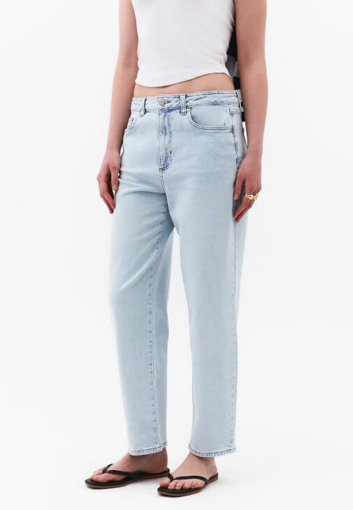Mom-Fit Pantolon ve U Yaka Atlet Kombini