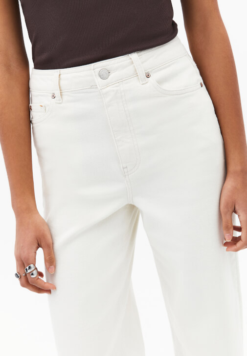 Denim Pantolon ve Hırka Kombini