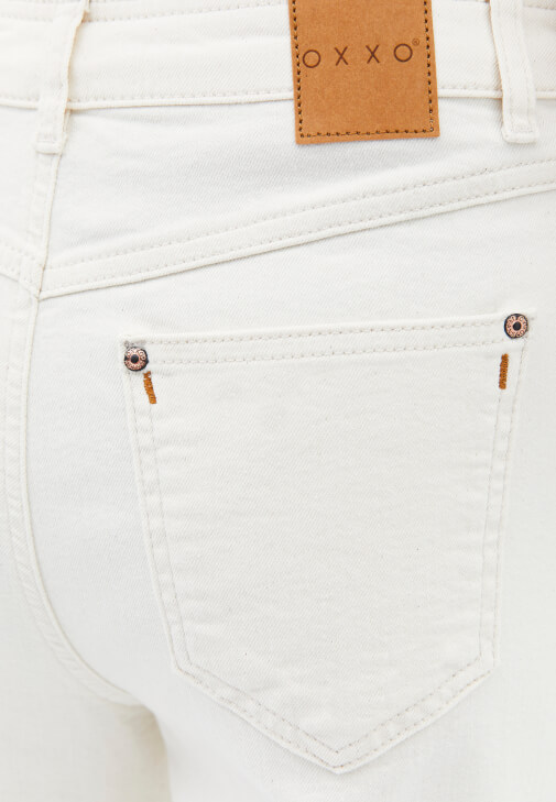 Denim Pantolon ve Hırka Kombini