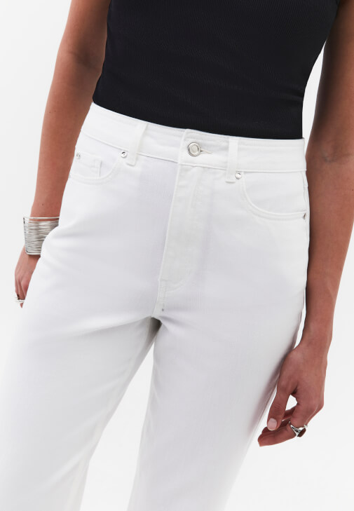 Mom-Fit Denim ve Modal Atlet Kombini